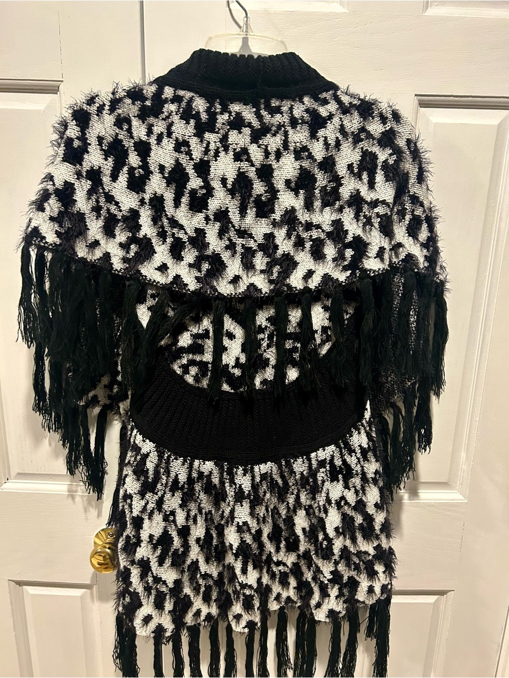 Sioni Black & White Fringe Knit Cape Cardigan - Picture 3 of 3